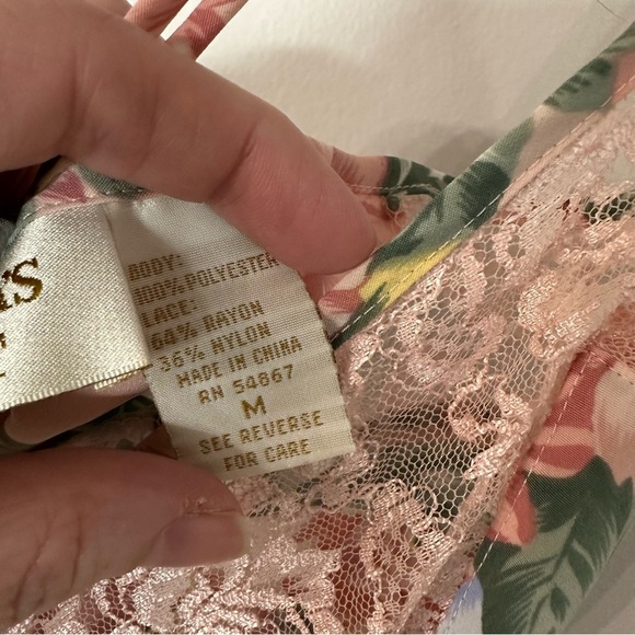 Victoria’s Secret Vintage Sleeveless V-Neck Gold Label Lace Nightgown Sz M GUC - Picture 5 of 9